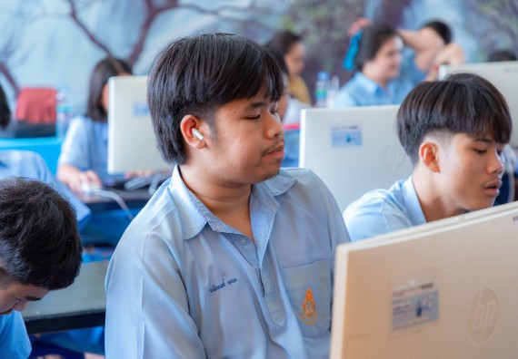 ภาพกิจกรรม  คณะวิทยาศาสตร์และเทคโนโลยี มหาวิทยาลัยราชภัฏกําแพงเพชร จัดกิจกรรมอบรมเชิงปฏิบัติการ เรื่อง การพัฒนาทักษะสะเต็ม ผ่าน Roblox ตามโครงการการพัฒนานวัตกรรมด้านสะเต็ม