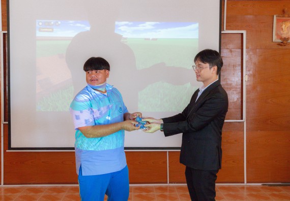 ภาพกิจกรรม  คณะวิทยาศาสตร์และเทคโนโลยี มหาวิทยาลัยราชภัฏกําแพงเพชร จัดกิจกรรมอบรมเชิงปฏิบัติการ เรื่อง การพัฒนาทักษะสะเต็ม ผ่าน Roblox ตามโครงการการพัฒนานวัตกรรมด้านสะเต็ม