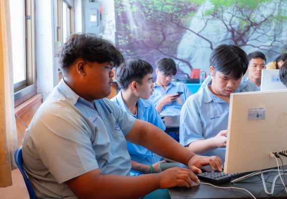 ภาพกิจกรรม  คณะวิทยาศาสตร์และเทคโนโลยี มหาวิทยาลัยราชภัฏกําแพงเพชร จัดกิจกรรมอบรมเชิงปฏิบัติการ เรื่อง การพัฒนาทักษะสะเต็ม ผ่าน Roblox ตามโครงการการพัฒนานวัตกรรมด้านสะเต็ม