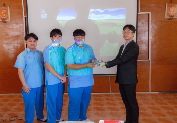 ภาพกิจกรรม  คณะวิทยาศาสตร์และเทคโนโลยี มหาวิทยาลัยราชภัฏกําแพงเพชร จัดกิจกรรมอบรมเชิงปฏิบัติการ เรื่อง การพัฒนาทักษะสะเต็ม ผ่าน Roblox ตามโครงการการพัฒนานวัตกรรมด้านสะเต็ม