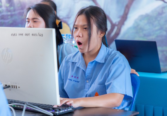 ภาพกิจกรรม  คณะวิทยาศาสตร์และเทคโนโลยี มหาวิทยาลัยราชภัฏกําแพงเพชร จัดกิจกรรมอบรมเชิงปฏิบัติการ เรื่อง การพัฒนาทักษะสะเต็ม ผ่าน Roblox ตามโครงการการพัฒนานวัตกรรมด้านสะเต็ม