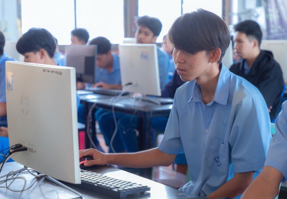 ภาพกิจกรรม  คณะวิทยาศาสตร์และเทคโนโลยี มหาวิทยาลัยราชภัฏกําแพงเพชร จัดกิจกรรมอบรมเชิงปฏิบัติการ เรื่อง การพัฒนาทักษะสะเต็ม ผ่าน Roblox ตามโครงการการพัฒนานวัตกรรมด้านสะเต็ม