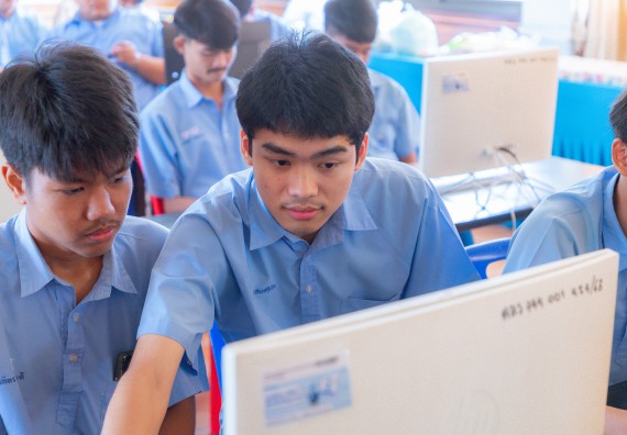 ภาพกิจกรรม  คณะวิทยาศาสตร์และเทคโนโลยี มหาวิทยาลัยราชภัฏกําแพงเพชร จัดกิจกรรมอบรมเชิงปฏิบัติการ เรื่อง การพัฒนาทักษะสะเต็ม ผ่าน Roblox ตามโครงการการพัฒนานวัตกรรมด้านสะเต็ม