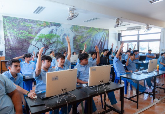 ภาพกิจกรรม  คณะวิทยาศาสตร์และเทคโนโลยี มหาวิทยาลัยราชภัฏกําแพงเพชร จัดกิจกรรมอบรมเชิงปฏิบัติการ เรื่อง การพัฒนาทักษะสะเต็ม ผ่าน Roblox ตามโครงการการพัฒนานวัตกรรมด้านสะเต็ม