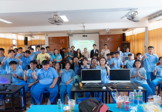 ภาพกิจกรรม  คณะวิทยาศาสตร์และเทคโนโลยี มหาวิทยาลัยราชภัฏกําแพงเพชร จัดกิจกรรมอบรมเชิงปฏิบัติการ เรื่อง การพัฒนาทักษะสะเต็ม ผ่าน Roblox ตามโครงการการพัฒนานวัตกรรมด้านสะเต็ม