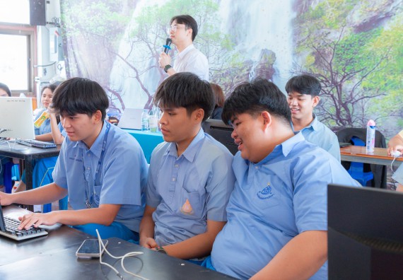 ภาพกิจกรรม  คณะวิทยาศาสตร์และเทคโนโลยี มหาวิทยาลัยราชภัฏกําแพงเพชร จัดกิจกรรมอบรมเชิงปฏิบัติการ เรื่อง การพัฒนาทักษะสะเต็ม ผ่าน Roblox ตามโครงการการพัฒนานวัตกรรมด้านสะเต็ม