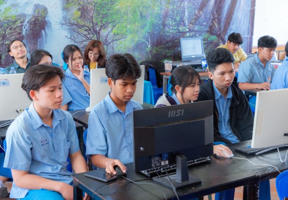 ภาพกิจกรรม  คณะวิทยาศาสตร์และเทคโนโลยี มหาวิทยาลัยราชภัฏกําแพงเพชร จัดกิจกรรมอบรมเชิงปฏิบัติการ เรื่อง การพัฒนาทักษะสะเต็ม ผ่าน Roblox ตามโครงการการพัฒนานวัตกรรมด้านสะเต็ม