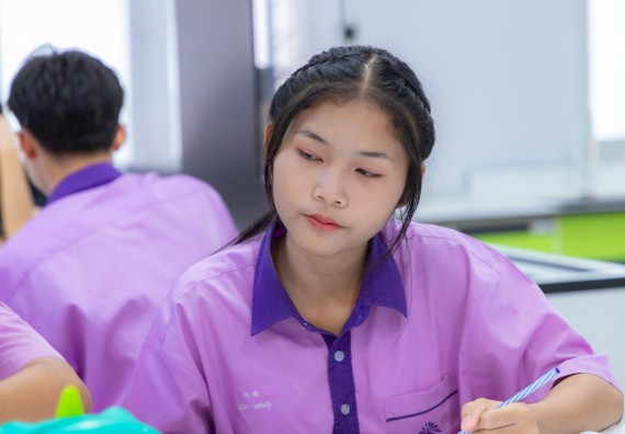 ภาพกิจกรรม คณะวิทยาศาสตร์และเทคโนโลยี มหาวิทยาลัยราชภัฏกำแพงเพชร ร่วมกับโรงเรียนคลองขลุงราษฎร์รังสรรค์ กำหนดจัดกิจกรรมค่ายบูรณาการวิทยาศาสตร์ คณิตศาสตร์และเทคโนโลยีเพื่อส่งเสริมนักเรียนในโครงการห้องเรียนพิเศษ (E-SMART) 