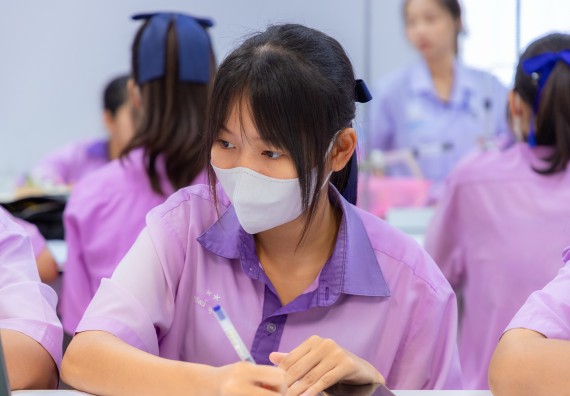 ภาพกิจกรรม คณะวิทยาศาสตร์และเทคโนโลยี มหาวิทยาลัยราชภัฏกำแพงเพชร ร่วมกับโรงเรียนคลองขลุงราษฎร์รังสรรค์ กำหนดจัดกิจกรรมค่ายบูรณาการวิทยาศาสตร์ คณิตศาสตร์และเทคโนโลยีเพื่อส่งเสริมนักเรียนในโครงการห้องเรียนพิเศษ (E-SMART) 