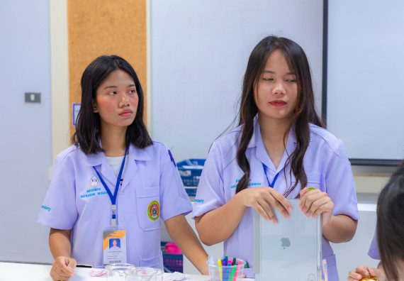 ภาพกิจกรรม คณะวิทยาศาสตร์และเทคโนโลยี มหาวิทยาลัยราชภัฏกำแพงเพชร ร่วมกับโรงเรียนคลองขลุงราษฎร์รังสรรค์ กำหนดจัดกิจกรรมค่ายบูรณาการวิทยาศาสตร์ คณิตศาสตร์และเทคโนโลยีเพื่อส่งเสริมนักเรียนในโครงการห้องเรียนพิเศษ (E-SMART) 