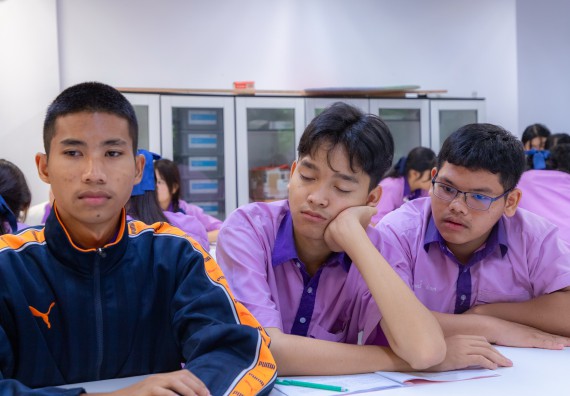 ภาพกิจกรรม คณะวิทยาศาสตร์และเทคโนโลยี มหาวิทยาลัยราชภัฏกำแพงเพชร ร่วมกับโรงเรียนคลองขลุงราษฎร์รังสรรค์ กำหนดจัดกิจกรรมค่ายบูรณาการวิทยาศาสตร์ คณิตศาสตร์และเทคโนโลยีเพื่อส่งเสริมนักเรียนในโครงการห้องเรียนพิเศษ (E-SMART) 