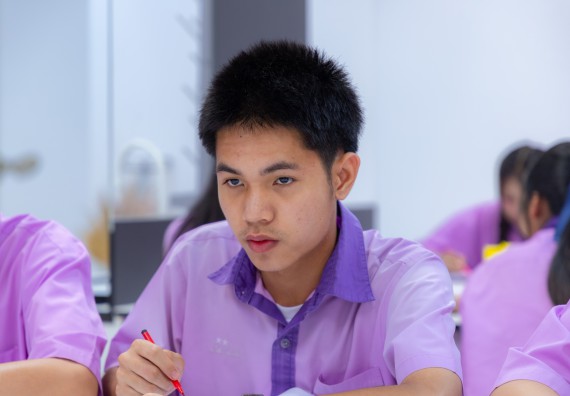 ภาพกิจกรรม คณะวิทยาศาสตร์และเทคโนโลยี มหาวิทยาลัยราชภัฏกำแพงเพชร ร่วมกับโรงเรียนคลองขลุงราษฎร์รังสรรค์ กำหนดจัดกิจกรรมค่ายบูรณาการวิทยาศาสตร์ คณิตศาสตร์และเทคโนโลยีเพื่อส่งเสริมนักเรียนในโครงการห้องเรียนพิเศษ (E-SMART) 