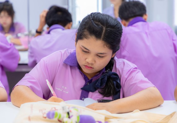 ภาพกิจกรรม คณะวิทยาศาสตร์และเทคโนโลยี มหาวิทยาลัยราชภัฏกำแพงเพชร ร่วมกับโรงเรียนคลองขลุงราษฎร์รังสรรค์ กำหนดจัดกิจกรรมค่ายบูรณาการวิทยาศาสตร์ คณิตศาสตร์และเทคโนโลยีเพื่อส่งเสริมนักเรียนในโครงการห้องเรียนพิเศษ (E-SMART) 