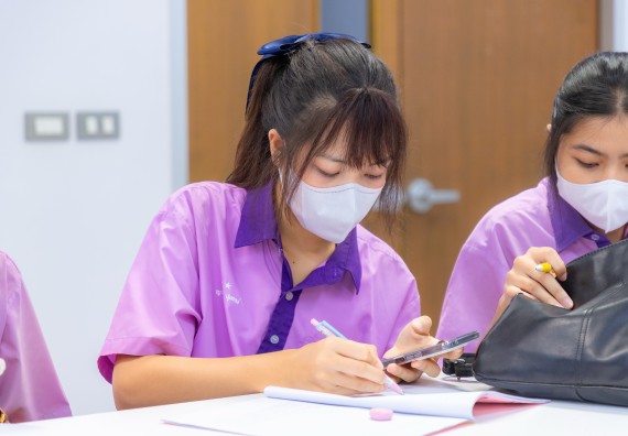 ภาพกิจกรรม คณะวิทยาศาสตร์และเทคโนโลยี มหาวิทยาลัยราชภัฏกำแพงเพชร ร่วมกับโรงเรียนคลองขลุงราษฎร์รังสรรค์ กำหนดจัดกิจกรรมค่ายบูรณาการวิทยาศาสตร์ คณิตศาสตร์และเทคโนโลยีเพื่อส่งเสริมนักเรียนในโครงการห้องเรียนพิเศษ (E-SMART) 