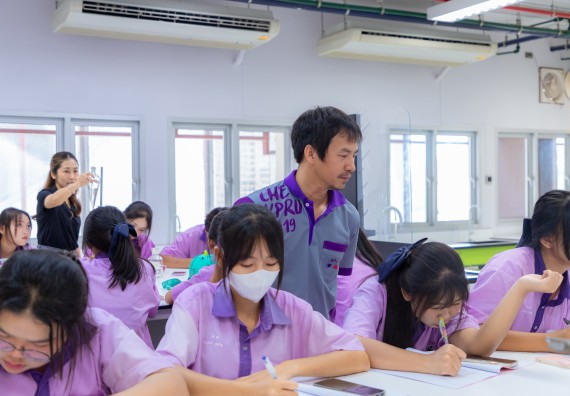 ภาพกิจกรรม คณะวิทยาศาสตร์และเทคโนโลยี มหาวิทยาลัยราชภัฏกำแพงเพชร ร่วมกับโรงเรียนคลองขลุงราษฎร์รังสรรค์ กำหนดจัดกิจกรรมค่ายบูรณาการวิทยาศาสตร์ คณิตศาสตร์และเทคโนโลยีเพื่อส่งเสริมนักเรียนในโครงการห้องเรียนพิเศษ (E-SMART) 