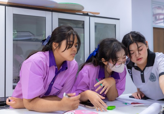 ภาพกิจกรรม คณะวิทยาศาสตร์และเทคโนโลยี มหาวิทยาลัยราชภัฏกำแพงเพชร ร่วมกับโรงเรียนคลองขลุงราษฎร์รังสรรค์ กำหนดจัดกิจกรรมค่ายบูรณาการวิทยาศาสตร์ คณิตศาสตร์และเทคโนโลยีเพื่อส่งเสริมนักเรียนในโครงการห้องเรียนพิเศษ (E-SMART) 