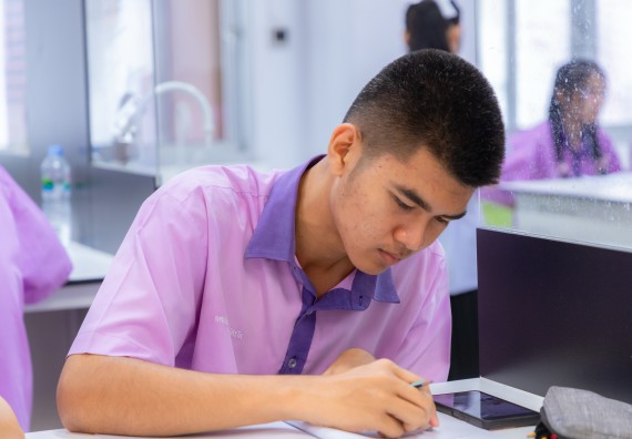 ภาพกิจกรรม คณะวิทยาศาสตร์และเทคโนโลยี มหาวิทยาลัยราชภัฏกำแพงเพชร ร่วมกับโรงเรียนคลองขลุงราษฎร์รังสรรค์ กำหนดจัดกิจกรรมค่ายบูรณาการวิทยาศาสตร์ คณิตศาสตร์และเทคโนโลยีเพื่อส่งเสริมนักเรียนในโครงการห้องเรียนพิเศษ (E-SMART) 