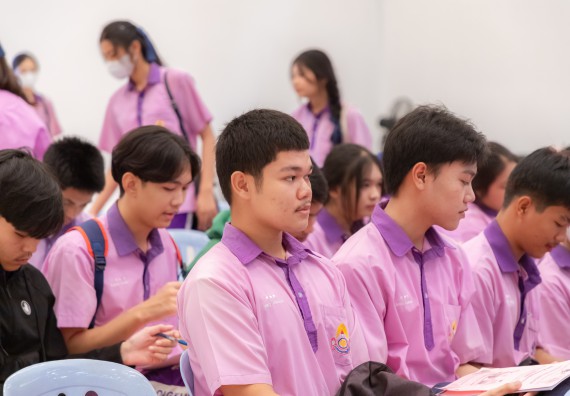 ภาพกิจกรรม คณะวิทยาศาสตร์และเทคโนโลยี มหาวิทยาลัยราชภัฏกำแพงเพชร ร่วมกับโรงเรียนคลองขลุงราษฎร์รังสรรค์ กำหนดจัดกิจกรรมค่ายบูรณาการวิทยาศาสตร์ คณิตศาสตร์และเทคโนโลยีเพื่อส่งเสริมนักเรียนในโครงการห้องเรียนพิเศษ (E-SMART) 