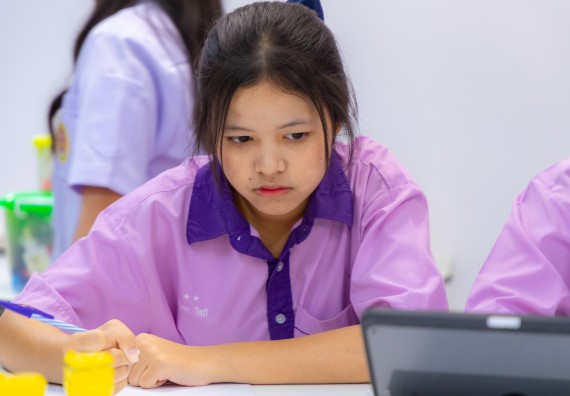 ภาพกิจกรรม คณะวิทยาศาสตร์และเทคโนโลยี มหาวิทยาลัยราชภัฏกำแพงเพชร ร่วมกับโรงเรียนคลองขลุงราษฎร์รังสรรค์ กำหนดจัดกิจกรรมค่ายบูรณาการวิทยาศาสตร์ คณิตศาสตร์และเทคโนโลยีเพื่อส่งเสริมนักเรียนในโครงการห้องเรียนพิเศษ (E-SMART) 