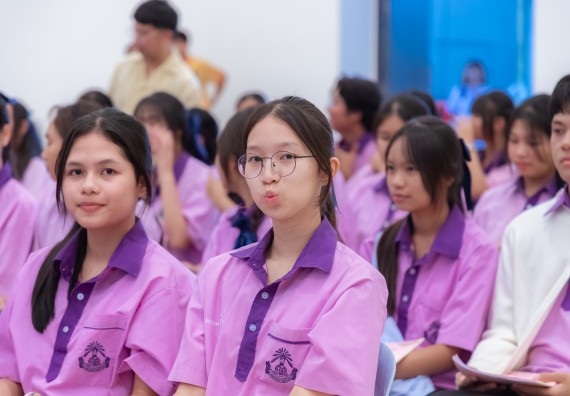 ภาพกิจกรรม คณะวิทยาศาสตร์และเทคโนโลยี มหาวิทยาลัยราชภัฏกำแพงเพชร ร่วมกับโรงเรียนคลองขลุงราษฎร์รังสรรค์ กำหนดจัดกิจกรรมค่ายบูรณาการวิทยาศาสตร์ คณิตศาสตร์และเทคโนโลยีเพื่อส่งเสริมนักเรียนในโครงการห้องเรียนพิเศษ (E-SMART) 