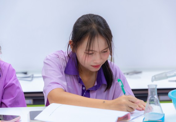 ภาพกิจกรรม คณะวิทยาศาสตร์และเทคโนโลยี มหาวิทยาลัยราชภัฏกำแพงเพชร ร่วมกับโรงเรียนคลองขลุงราษฎร์รังสรรค์ กำหนดจัดกิจกรรมค่ายบูรณาการวิทยาศาสตร์ คณิตศาสตร์และเทคโนโลยีเพื่อส่งเสริมนักเรียนในโครงการห้องเรียนพิเศษ (E-SMART) 