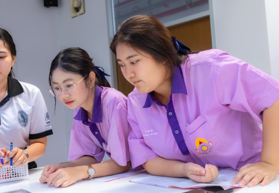 ภาพกิจกรรม คณะวิทยาศาสตร์และเทคโนโลยี มหาวิทยาลัยราชภัฏกำแพงเพชร ร่วมกับโรงเรียนคลองขลุงราษฎร์รังสรรค์ กำหนดจัดกิจกรรมค่ายบูรณาการวิทยาศาสตร์ คณิตศาสตร์และเทคโนโลยีเพื่อส่งเสริมนักเรียนในโครงการห้องเรียนพิเศษ (E-SMART) 