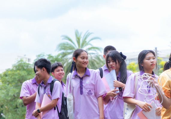 ภาพกิจกรรม คณะวิทยาศาสตร์และเทคโนโลยี มหาวิทยาลัยราชภัฏกำแพงเพชร ร่วมกับโรงเรียนคลองขลุงราษฎร์รังสรรค์ กำหนดจัดกิจกรรมค่ายบูรณาการวิทยาศาสตร์ คณิตศาสตร์และเทคโนโลยีเพื่อส่งเสริมนักเรียนในโครงการห้องเรียนพิเศษ (E-SMART) 