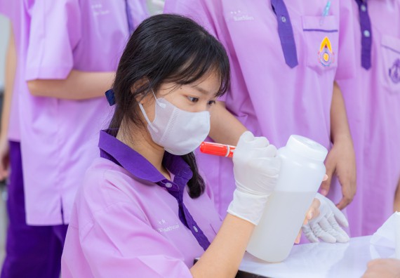 ภาพกิจกรรม คณะวิทยาศาสตร์และเทคโนโลยี มหาวิทยาลัยราชภัฏกำแพงเพชร ร่วมกับโรงเรียนคลองขลุงราษฎร์รังสรรค์ กำหนดจัดกิจกรรมค่ายบูรณาการวิทยาศาสตร์ คณิตศาสตร์และเทคโนโลยีเพื่อส่งเสริมนักเรียนในโครงการห้องเรียนพิเศษ (E-SMART) 