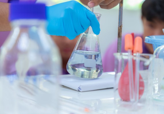 ภาพกิจกรรม คณะวิทยาศาสตร์และเทคโนโลยี มหาวิทยาลัยราชภัฏกำแพงเพชร ร่วมกับโรงเรียนคลองขลุงราษฎร์รังสรรค์ กำหนดจัดกิจกรรมค่ายบูรณาการวิทยาศาสตร์ คณิตศาสตร์และเทคโนโลยีเพื่อส่งเสริมนักเรียนในโครงการห้องเรียนพิเศษ (E-SMART) 