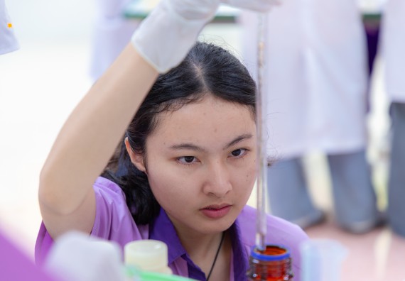 ภาพกิจกรรม คณะวิทยาศาสตร์และเทคโนโลยี มหาวิทยาลัยราชภัฏกำแพงเพชร ร่วมกับโรงเรียนคลองขลุงราษฎร์รังสรรค์ กำหนดจัดกิจกรรมค่ายบูรณาการวิทยาศาสตร์ คณิตศาสตร์และเทคโนโลยีเพื่อส่งเสริมนักเรียนในโครงการห้องเรียนพิเศษ (E-SMART) 