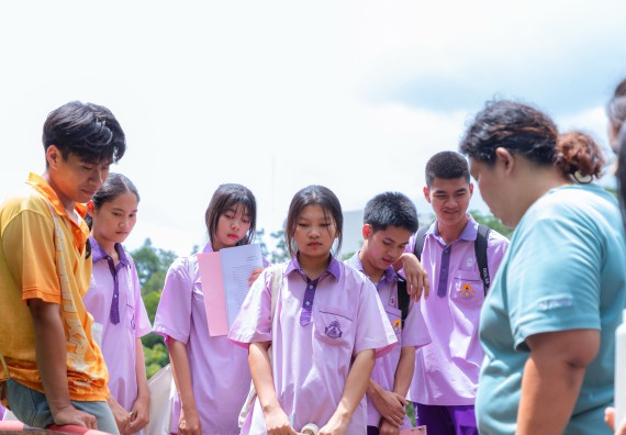 ภาพกิจกรรม คณะวิทยาศาสตร์และเทคโนโลยี มหาวิทยาลัยราชภัฏกำแพงเพชร ร่วมกับโรงเรียนคลองขลุงราษฎร์รังสรรค์ กำหนดจัดกิจกรรมค่ายบูรณาการวิทยาศาสตร์ คณิตศาสตร์และเทคโนโลยีเพื่อส่งเสริมนักเรียนในโครงการห้องเรียนพิเศษ (E-SMART) 