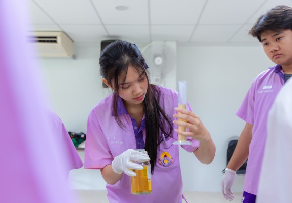 ภาพกิจกรรม คณะวิทยาศาสตร์และเทคโนโลยี มหาวิทยาลัยราชภัฏกำแพงเพชร ร่วมกับโรงเรียนคลองขลุงราษฎร์รังสรรค์ กำหนดจัดกิจกรรมค่ายบูรณาการวิทยาศาสตร์ คณิตศาสตร์และเทคโนโลยีเพื่อส่งเสริมนักเรียนในโครงการห้องเรียนพิเศษ (E-SMART) 