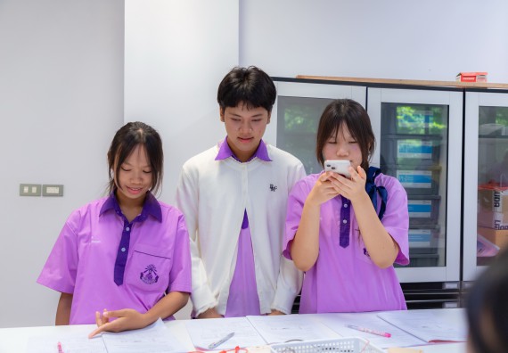 ภาพกิจกรรม คณะวิทยาศาสตร์และเทคโนโลยี มหาวิทยาลัยราชภัฏกำแพงเพชร ร่วมกับโรงเรียนคลองขลุงราษฎร์รังสรรค์ กำหนดจัดกิจกรรมค่ายบูรณาการวิทยาศาสตร์ คณิตศาสตร์และเทคโนโลยีเพื่อส่งเสริมนักเรียนในโครงการห้องเรียนพิเศษ (E-SMART) 