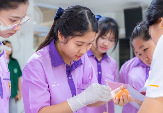 ภาพกิจกรรม คณะวิทยาศาสตร์และเทคโนโลยี มหาวิทยาลัยราชภัฏกำแพงเพชร ร่วมกับโรงเรียนคลองขลุงราษฎร์รังสรรค์ กำหนดจัดกิจกรรมค่ายบูรณาการวิทยาศาสตร์ คณิตศาสตร์และเทคโนโลยีเพื่อส่งเสริมนักเรียนในโครงการห้องเรียนพิเศษ (E-SMART) 