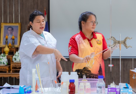 ภาพกิจกรรม คณะวิทยาศาสตร์และเทคโนโลยี มหาวิทยาลัยราชภัฏกำแพงเพชร ร่วมกับโรงเรียนคลองขลุงราษฎร์รังสรรค์ กำหนดจัดกิจกรรมค่ายบูรณาการวิทยาศาสตร์ คณิตศาสตร์และเทคโนโลยีเพื่อส่งเสริมนักเรียนในโครงการห้องเรียนพิเศษ (E-SMART) 