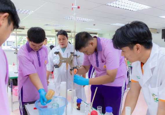 ภาพกิจกรรม คณะวิทยาศาสตร์และเทคโนโลยี มหาวิทยาลัยราชภัฏกำแพงเพชร ร่วมกับโรงเรียนคลองขลุงราษฎร์รังสรรค์ กำหนดจัดกิจกรรมค่ายบูรณาการวิทยาศาสตร์ คณิตศาสตร์และเทคโนโลยีเพื่อส่งเสริมนักเรียนในโครงการห้องเรียนพิเศษ (E-SMART) 