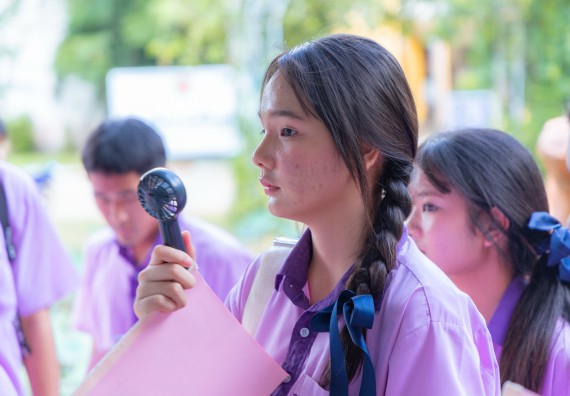 ภาพกิจกรรม คณะวิทยาศาสตร์และเทคโนโลยี มหาวิทยาลัยราชภัฏกำแพงเพชร ร่วมกับโรงเรียนคลองขลุงราษฎร์รังสรรค์ กำหนดจัดกิจกรรมค่ายบูรณาการวิทยาศาสตร์ คณิตศาสตร์และเทคโนโลยีเพื่อส่งเสริมนักเรียนในโครงการห้องเรียนพิเศษ (E-SMART) 