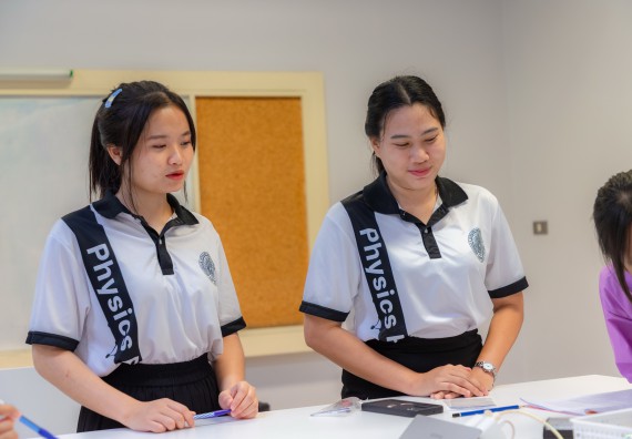 ภาพกิจกรรม คณะวิทยาศาสตร์และเทคโนโลยี มหาวิทยาลัยราชภัฏกำแพงเพชร ร่วมกับโรงเรียนคลองขลุงราษฎร์รังสรรค์ กำหนดจัดกิจกรรมค่ายบูรณาการวิทยาศาสตร์ คณิตศาสตร์และเทคโนโลยีเพื่อส่งเสริมนักเรียนในโครงการห้องเรียนพิเศษ (E-SMART) 