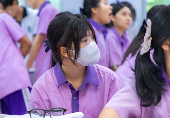 ภาพกิจกรรม คณะวิทยาศาสตร์และเทคโนโลยี มหาวิทยาลัยราชภัฏกำแพงเพชร ร่วมกับโรงเรียนคลองขลุงราษฎร์รังสรรค์ กำหนดจัดกิจกรรมค่ายบูรณาการวิทยาศาสตร์ คณิตศาสตร์และเทคโนโลยีเพื่อส่งเสริมนักเรียนในโครงการห้องเรียนพิเศษ (E-SMART) 