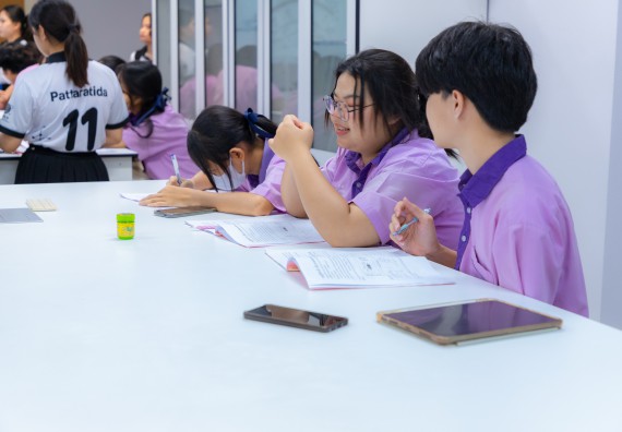 ภาพกิจกรรม คณะวิทยาศาสตร์และเทคโนโลยี มหาวิทยาลัยราชภัฏกำแพงเพชร ร่วมกับโรงเรียนคลองขลุงราษฎร์รังสรรค์ กำหนดจัดกิจกรรมค่ายบูรณาการวิทยาศาสตร์ คณิตศาสตร์และเทคโนโลยีเพื่อส่งเสริมนักเรียนในโครงการห้องเรียนพิเศษ (E-SMART) 