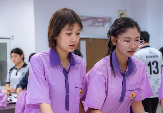 ภาพกิจกรรม คณะวิทยาศาสตร์และเทคโนโลยี มหาวิทยาลัยราชภัฏกำแพงเพชร ร่วมกับโรงเรียนคลองขลุงราษฎร์รังสรรค์ กำหนดจัดกิจกรรมค่ายบูรณาการวิทยาศาสตร์ คณิตศาสตร์และเทคโนโลยีเพื่อส่งเสริมนักเรียนในโครงการห้องเรียนพิเศษ (E-SMART) 