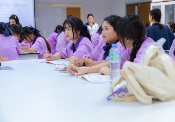 ภาพกิจกรรม คณะวิทยาศาสตร์และเทคโนโลยี มหาวิทยาลัยราชภัฏกำแพงเพชร ร่วมกับโรงเรียนคลองขลุงราษฎร์รังสรรค์ กำหนดจัดกิจกรรมค่ายบูรณาการวิทยาศาสตร์ คณิตศาสตร์และเทคโนโลยีเพื่อส่งเสริมนักเรียนในโครงการห้องเรียนพิเศษ (E-SMART) 