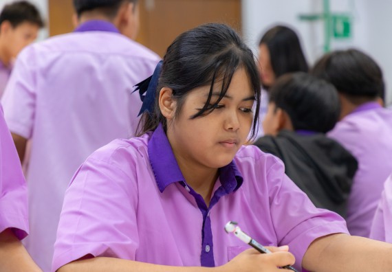 ภาพกิจกรรม คณะวิทยาศาสตร์และเทคโนโลยี มหาวิทยาลัยราชภัฏกำแพงเพชร ร่วมกับโรงเรียนคลองขลุงราษฎร์รังสรรค์ กำหนดจัดกิจกรรมค่ายบูรณาการวิทยาศาสตร์ คณิตศาสตร์และเทคโนโลยีเพื่อส่งเสริมนักเรียนในโครงการห้องเรียนพิเศษ (E-SMART) 