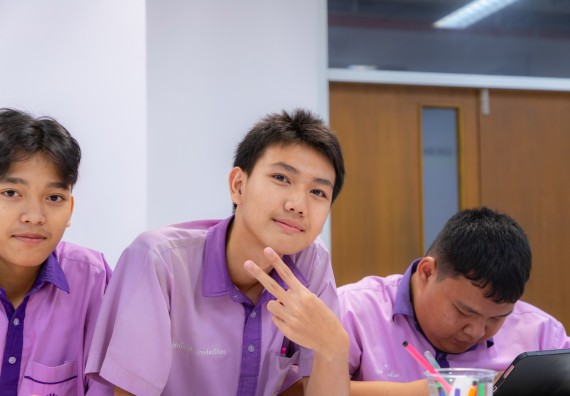 ภาพกิจกรรม คณะวิทยาศาสตร์และเทคโนโลยี มหาวิทยาลัยราชภัฏกำแพงเพชร ร่วมกับโรงเรียนคลองขลุงราษฎร์รังสรรค์ กำหนดจัดกิจกรรมค่ายบูรณาการวิทยาศาสตร์ คณิตศาสตร์และเทคโนโลยีเพื่อส่งเสริมนักเรียนในโครงการห้องเรียนพิเศษ (E-SMART) 