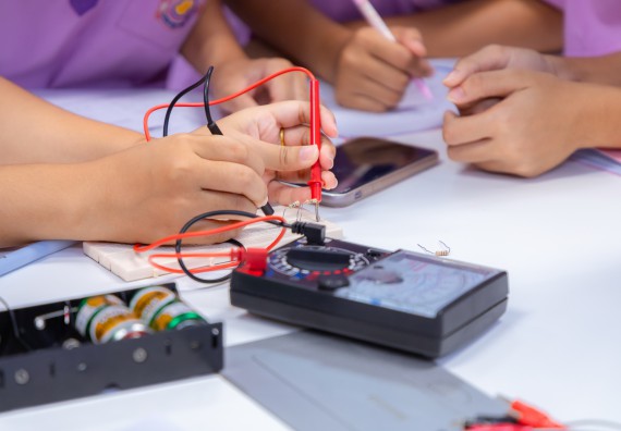 ภาพกิจกรรม คณะวิทยาศาสตร์และเทคโนโลยี มหาวิทยาลัยราชภัฏกำแพงเพชร ร่วมกับโรงเรียนคลองขลุงราษฎร์รังสรรค์ กำหนดจัดกิจกรรมค่ายบูรณาการวิทยาศาสตร์ คณิตศาสตร์และเทคโนโลยีเพื่อส่งเสริมนักเรียนในโครงการห้องเรียนพิเศษ (E-SMART) 