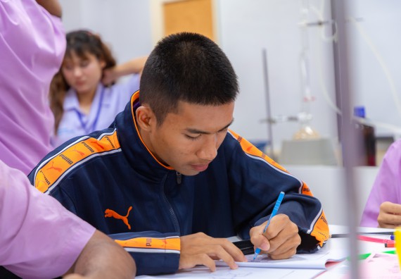 ภาพกิจกรรม คณะวิทยาศาสตร์และเทคโนโลยี มหาวิทยาลัยราชภัฏกำแพงเพชร ร่วมกับโรงเรียนคลองขลุงราษฎร์รังสรรค์ กำหนดจัดกิจกรรมค่ายบูรณาการวิทยาศาสตร์ คณิตศาสตร์และเทคโนโลยีเพื่อส่งเสริมนักเรียนในโครงการห้องเรียนพิเศษ (E-SMART) 