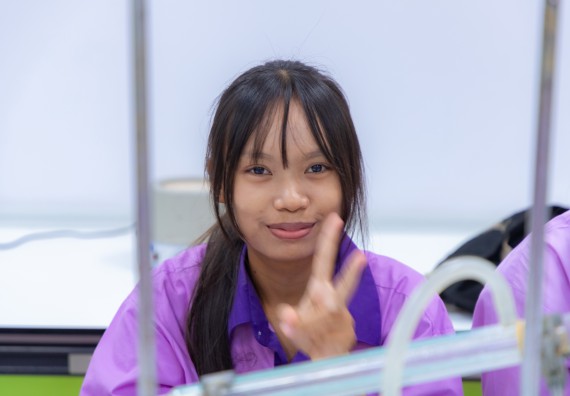 ภาพกิจกรรม คณะวิทยาศาสตร์และเทคโนโลยี มหาวิทยาลัยราชภัฏกำแพงเพชร ร่วมกับโรงเรียนคลองขลุงราษฎร์รังสรรค์ กำหนดจัดกิจกรรมค่ายบูรณาการวิทยาศาสตร์ คณิตศาสตร์และเทคโนโลยีเพื่อส่งเสริมนักเรียนในโครงการห้องเรียนพิเศษ (E-SMART) 