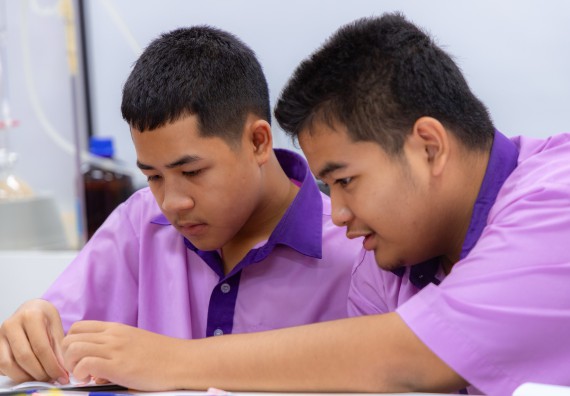 ภาพกิจกรรม คณะวิทยาศาสตร์และเทคโนโลยี มหาวิทยาลัยราชภัฏกำแพงเพชร ร่วมกับโรงเรียนคลองขลุงราษฎร์รังสรรค์ กำหนดจัดกิจกรรมค่ายบูรณาการวิทยาศาสตร์ คณิตศาสตร์และเทคโนโลยีเพื่อส่งเสริมนักเรียนในโครงการห้องเรียนพิเศษ (E-SMART) 