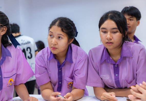 ภาพกิจกรรม คณะวิทยาศาสตร์และเทคโนโลยี มหาวิทยาลัยราชภัฏกำแพงเพชร ร่วมกับโรงเรียนคลองขลุงราษฎร์รังสรรค์ กำหนดจัดกิจกรรมค่ายบูรณาการวิทยาศาสตร์ คณิตศาสตร์และเทคโนโลยีเพื่อส่งเสริมนักเรียนในโครงการห้องเรียนพิเศษ (E-SMART) 