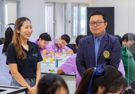 ภาพกิจกรรม คณะวิทยาศาสตร์และเทคโนโลยี มหาวิทยาลัยราชภัฏกำแพงเพชร ร่วมกับโรงเรียนคลองขลุงราษฎร์รังสรรค์ กำหนดจัดกิจกรรมค่ายบูรณาการวิทยาศาสตร์ คณิตศาสตร์และเทคโนโลยีเพื่อส่งเสริมนักเรียนในโครงการห้องเรียนพิเศษ (E-SMART) 